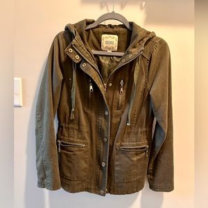 Olive green jacket | medium
